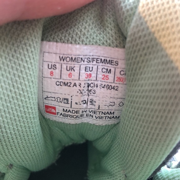 Size 8 North Face Hikers! - Picture 3 of 4